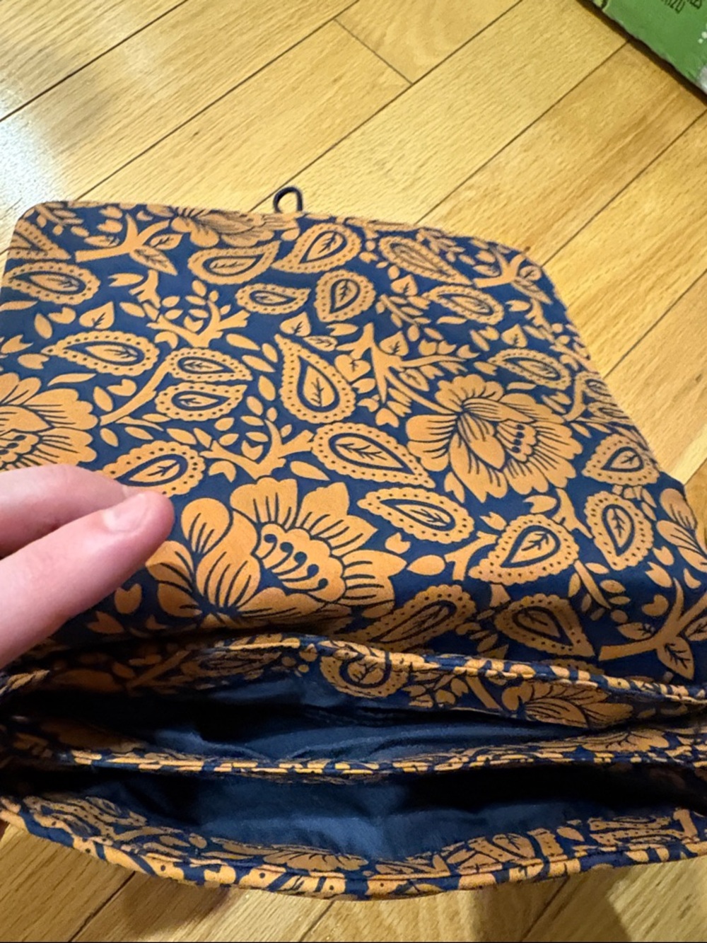 Vera Bradley Baird hipster lotus montage roasted pecan crossbody bag NWT - Picture 8 of 11